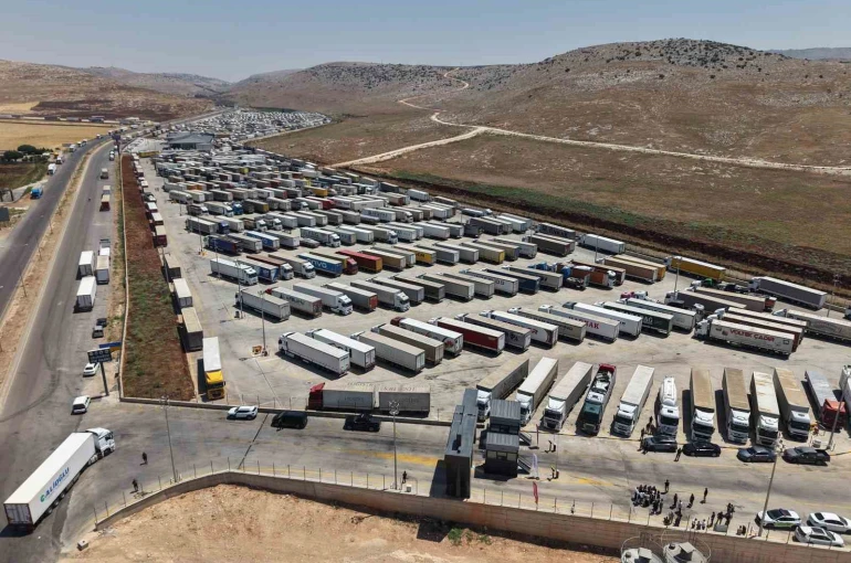 Arap Yarımadası ile ticarette kavşak nokta olan Cilvegözü’nden günde bin 500 tır giriş-çıkış yapıyor