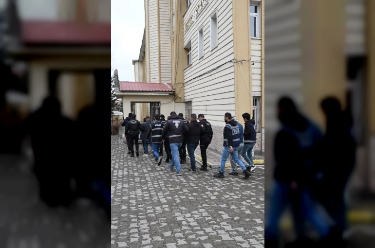 Ardahan merkezli 5 ilde "rüşvet ve görevi kötüye kullanma" operasyonu: 7 kişi tutuklandı 