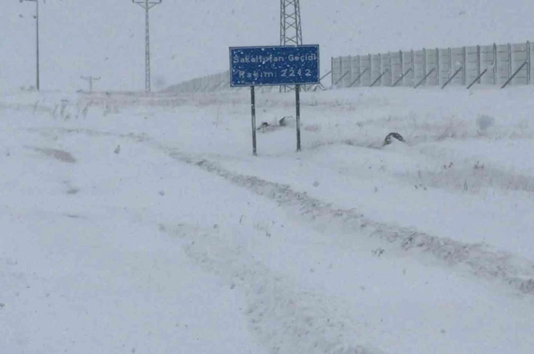 Ardahan’da 60 köy yolu ulaşıma kapandı 