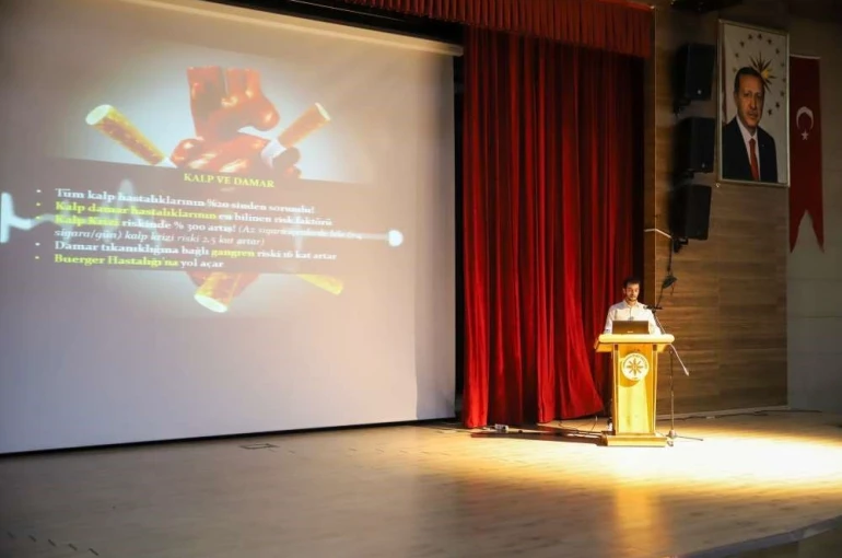 Ardahan’da "Bağımlılıkla Mücadele Konferansı" düzenlendi 