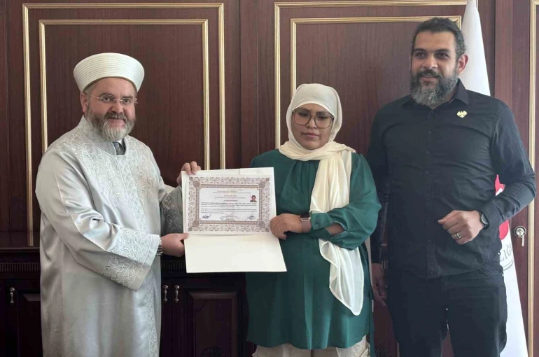 Arjantin’den gelen Eva, Gaziantep’te Müslüman oldu 