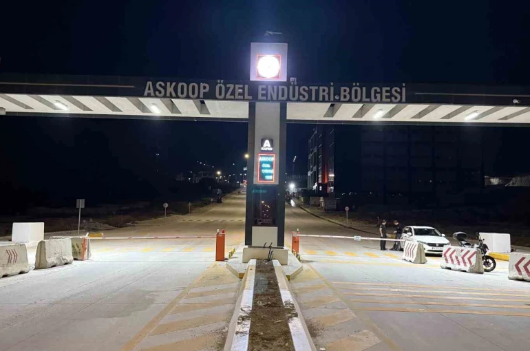 Arnavutköy’de korkutan yangın