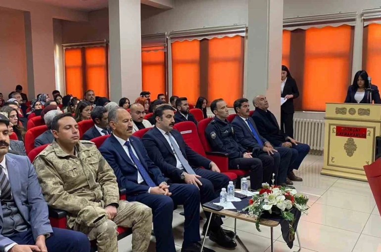 Arpaçay’da 24 Kasım Öğretmenler Günü kutlandı