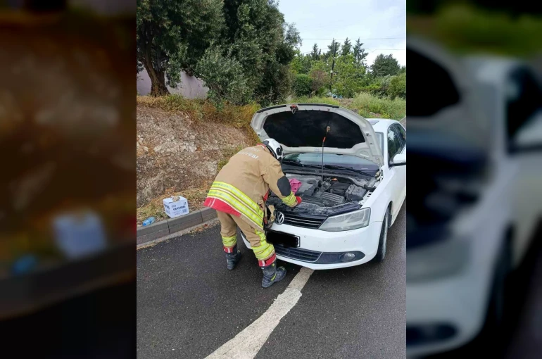 Arsuz’da otomobilin motoruna giren kediler kurtarıldı 