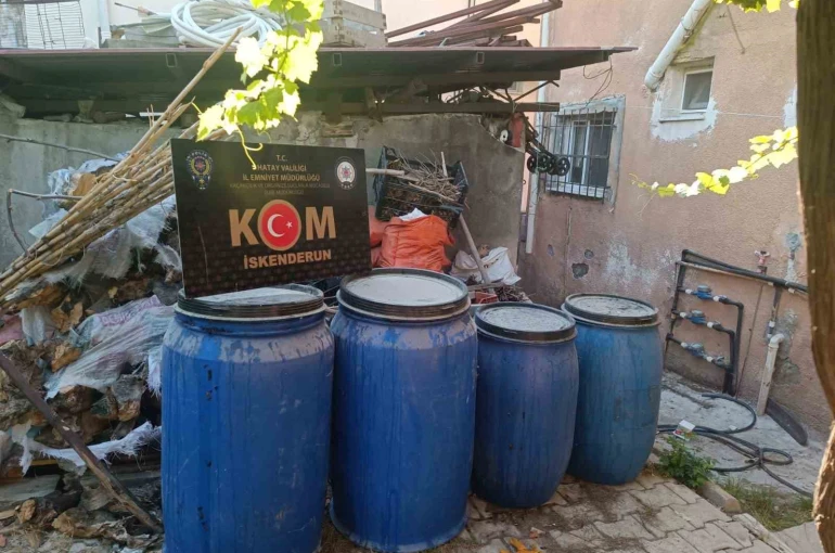 Arsuz’da sahte içki operasyonu: 2 bin 450 litre alkol ele geçirildi