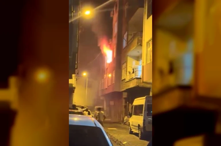 Artvin’in Hopa ilçesinde ev yangını 