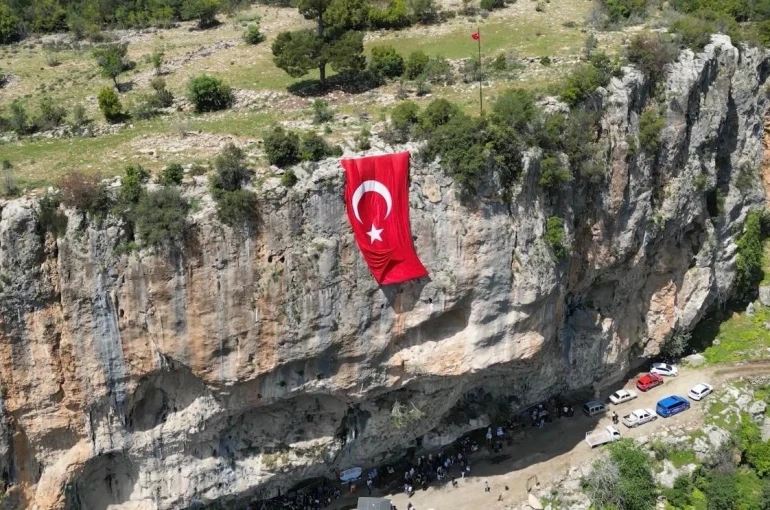 Aserin Kayası eşsiz manzarasıyla dikkat çekiyor 