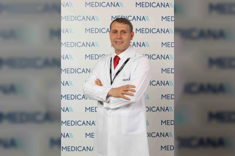 Aşırı el ve koltuk altı terlemesi hayat kalitesini düşürüyor