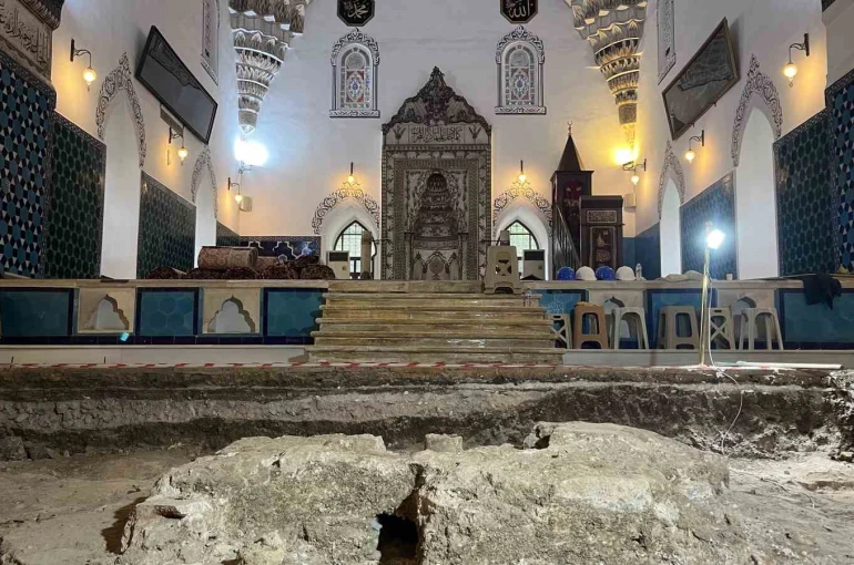 Asırlar sonra ortaya çıktı... Muradiye’de gizli kalan detay 