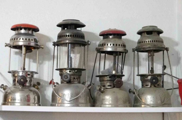 Asırlık lambalara yeniden ışık veriyor