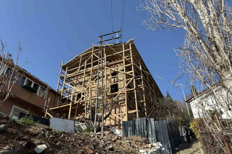 Asırlık miras korunuyor: 169 yıllık tarihi cami yeniden ibadete hazırlanıyor 