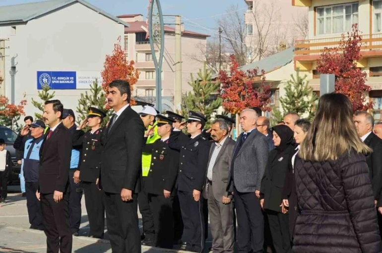 Aşkale’de 10 Kasım’da Atatürk, saygı ve özlemle anıldı 