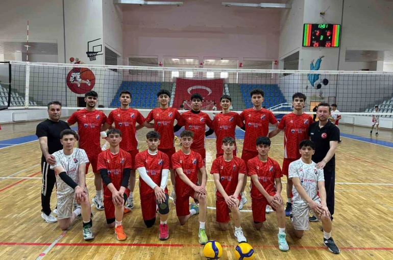 Aşkale’nin gururu oldular, Erzurum GSK yıldız voleybol takımı Türkiye finallerinde 