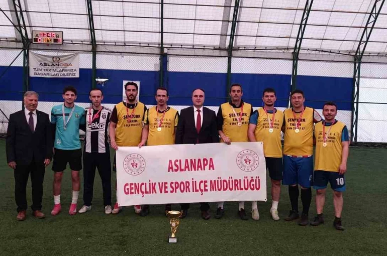 Aslanapa’da kurumlar arası futbol turnuvası tamamlandı 