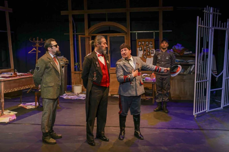 AŞT Dünya Tiyatro Günü’nü üç ayrı sahnede üç farklı oyunda kutladı