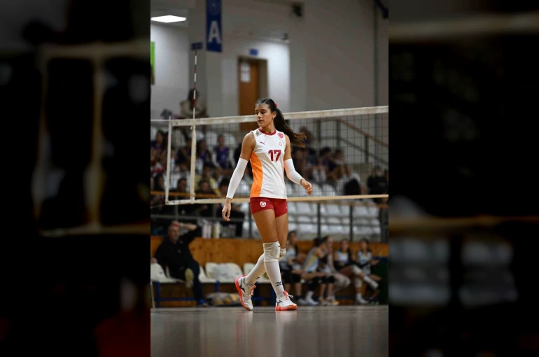 Asya Gülmez, U-16 Milli Voleybol Takımı gelişim kampına davet edildi 