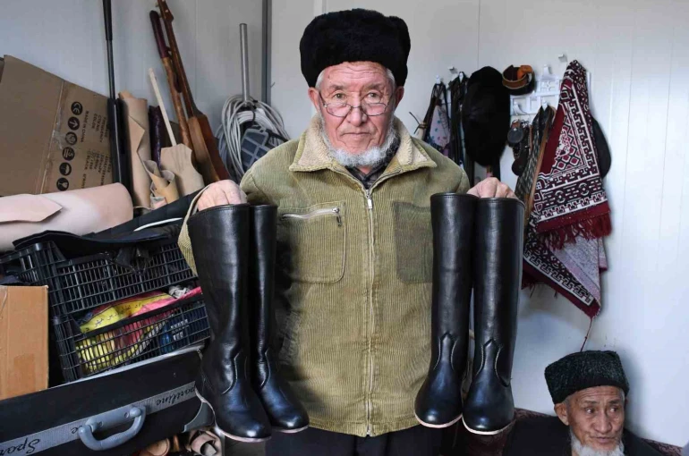 Ata mesleği zamana direniyor: Yozgat’ta Kırgızların deri işlemeciliği yok olma tehlikesiyle karşı karşıya 