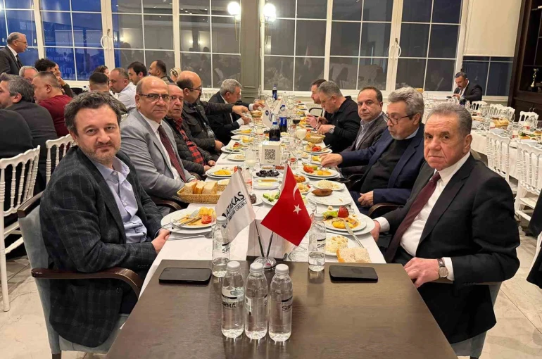 Atakaş ailesi iftar sofrasında buluştu 