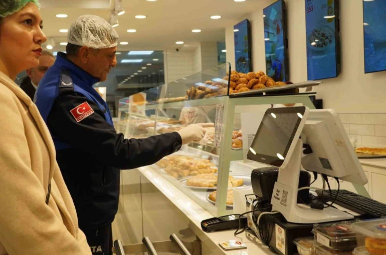 Atakum’da gıda denetimi: Kurallara uymayan işletmelere ceza 