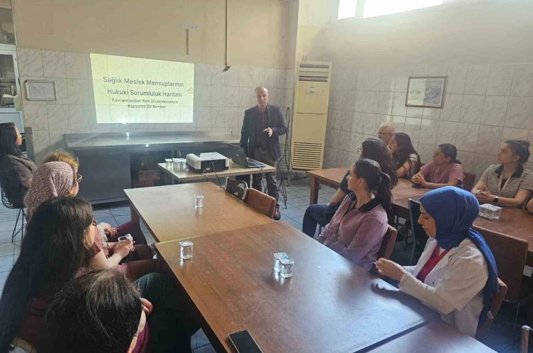 Atatürk Devlet Hastanesi’nde sağlık çalışanlarına hukuki eğitim 
