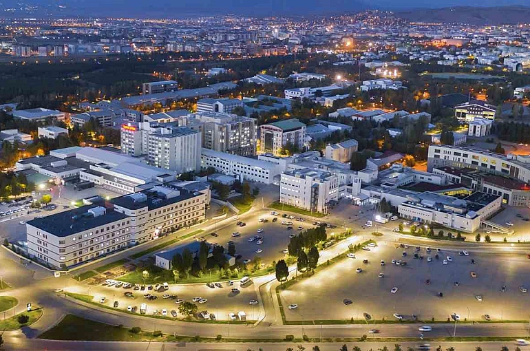 Atatürk Üniversitesi Araştırma Hastanesi’nde bir yılda 1 milyon 300 binin üzerinde muayene 