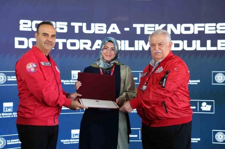 Atatürk üniversitesi doktora öğrencisi Dr. Habibe Güneş, Tüba-Teknofest doktora bilim ödülünün sahibi oldu 