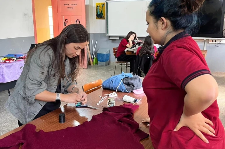Atça’da atıklar sanata dönüştü 