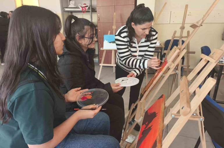 Atık ahşaplar sanata dönüşüyor