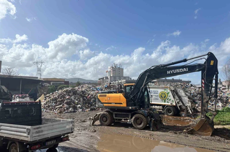 Atıkları usulsüz depolayan Buca ve Foça belediyelerine 9.3 milyon lira ceza 