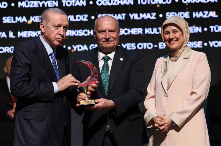 ATO’ya Kızılay’dan anlamlı ödül 