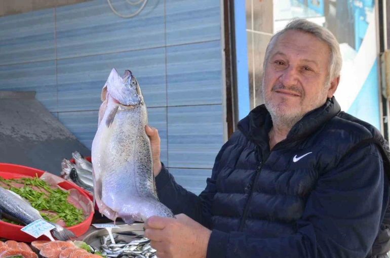 Av sezonu bitse de tezgahlar balıksız kalmıyor 
