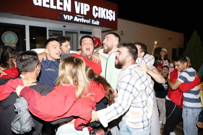 Avrupa şampiyonu judocuya Samsun’da coşkulu karşılama 