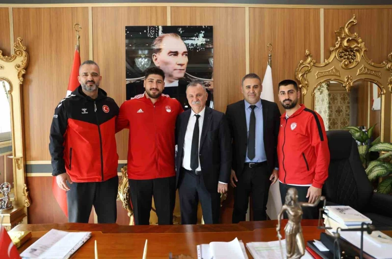 Avrupa Şampiyonu Mert Şişmanlar Yunusemre Belediyespor’da