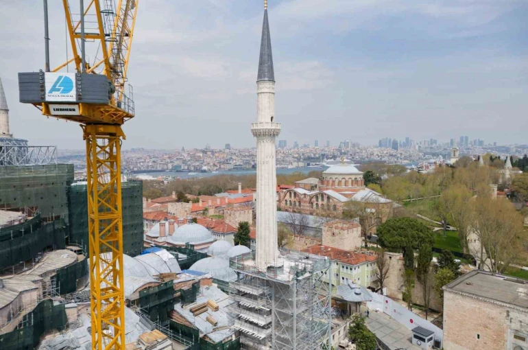 Ayasofya’nın kuzeydoğu minaresinde restorasyon tamamlandı 