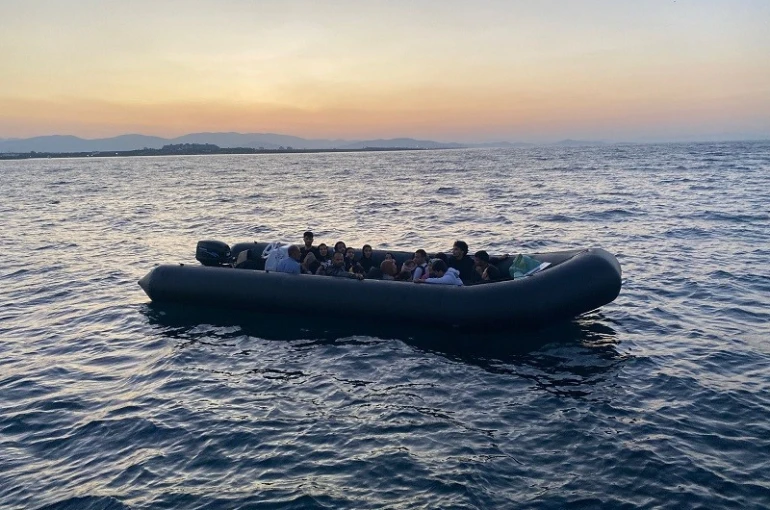 Aydın açıklarında 25 düzensiz göçmen yakalandı