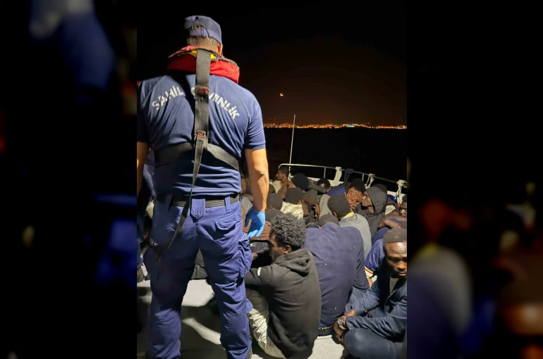 Aydın açıklarında 29 düzensiz göçmen yakalandı
