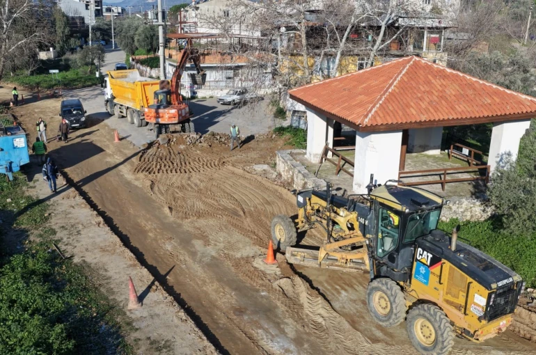 Aydın Büyükşehir Belediyesi Efeler’in yollarını yeniliyor 