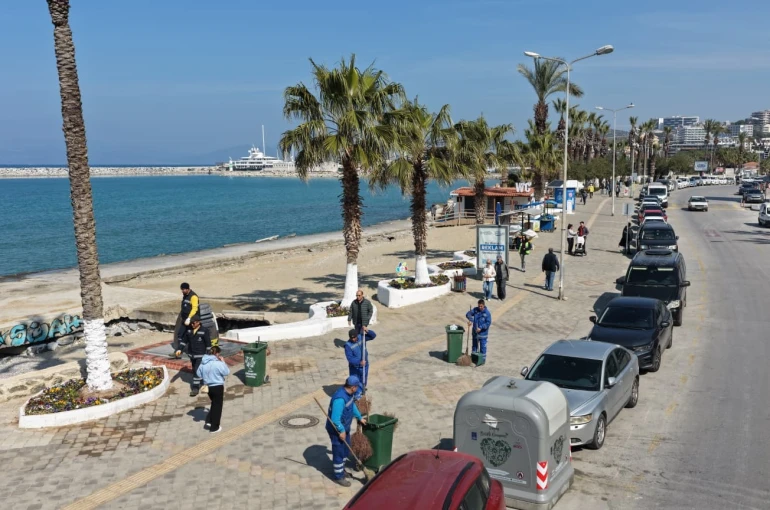 Aydın Büyükşehir’den bayram öncesi Kuşadası’nda çevre düzenlemesi 