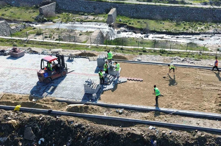 Aydın Büyükşehir’den Buharkent’te yol yapım çalışması 