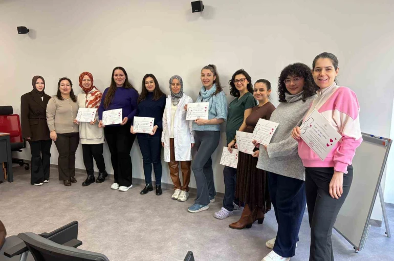 Aydın Şehir Hastanesi Gebe Okulu’nun ilk mezunları belgelerini aldı 