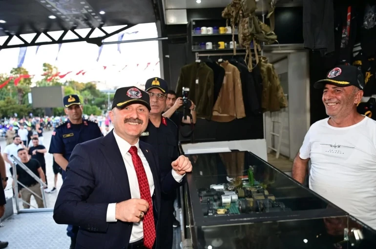 Aydın Valisi Varol, Jandarmanın etkinliğine katıldı 