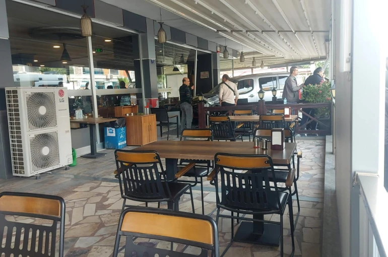 Aydın’da 15 yaşındaki sürücü iş yerine daldı: 1 yaralı 