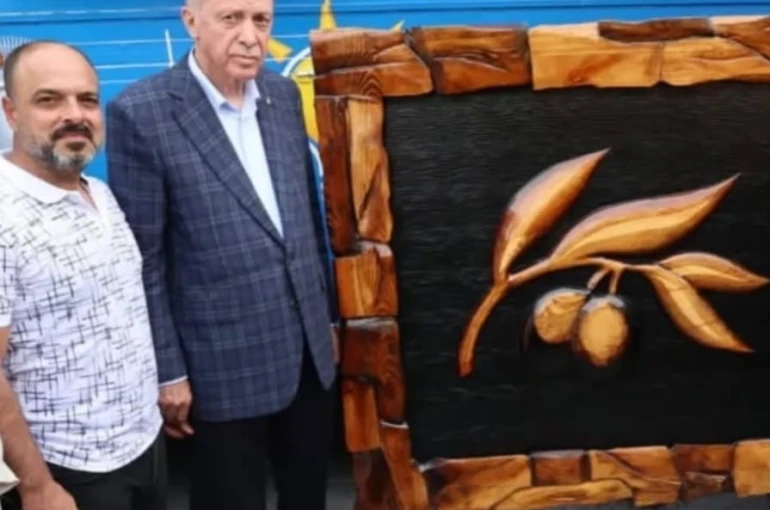 Aydın’da ahşap oyma ustasının eserleri makam odalarını süslüyor 