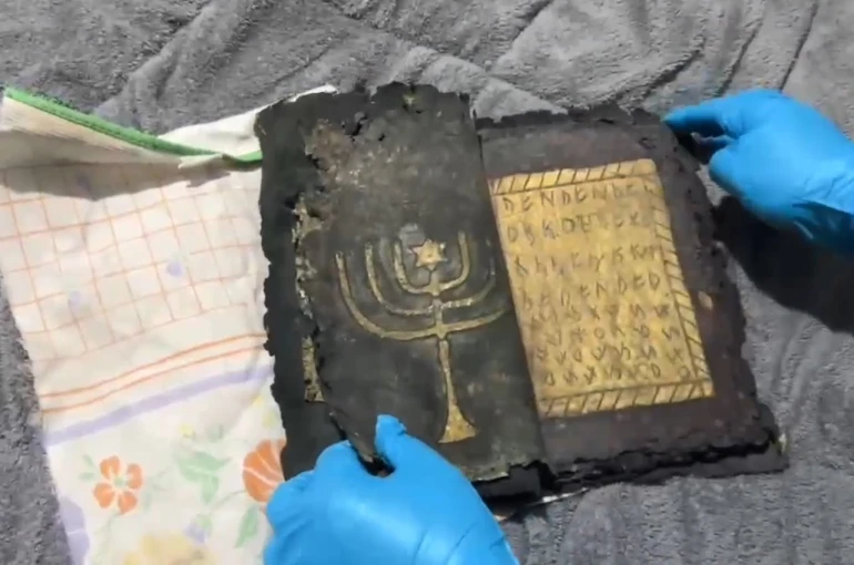 Aydın’da Bizans dönemine ait altın işlemeli dua kitabı ele geçirildi 