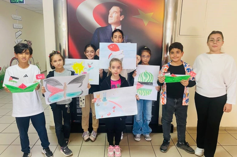 Aydın’da gençlerden Gazze’de yaşananlara sanatla dikkat çekti 