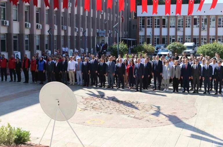 Aydın’da Gençlik Haftası, çelenk töreniyle başladı 