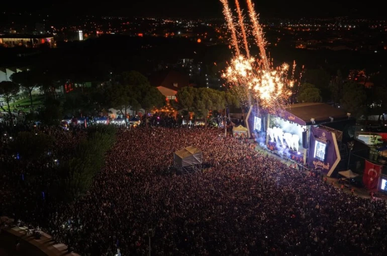 Aydınfest’in son gününde 60 binden fazla Aydınlı coşkuyu birlikte yaşadı 