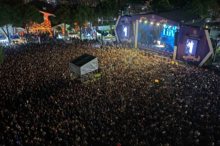 Aydınfest’te 55 bin kişi müzikle buluştu 