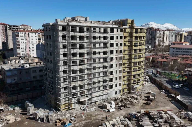 Aydınlıkevler’de kentsel dönüşüm hızla yükseliyor 