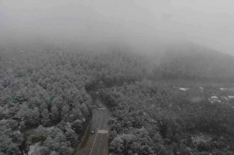 Aydos’ta etkili olan kar yağışı havadan görüntülendi 